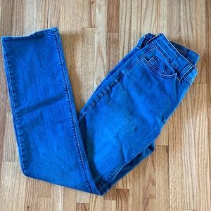 NYDJ Marilyn straight leg jeans size 6.  In blue.